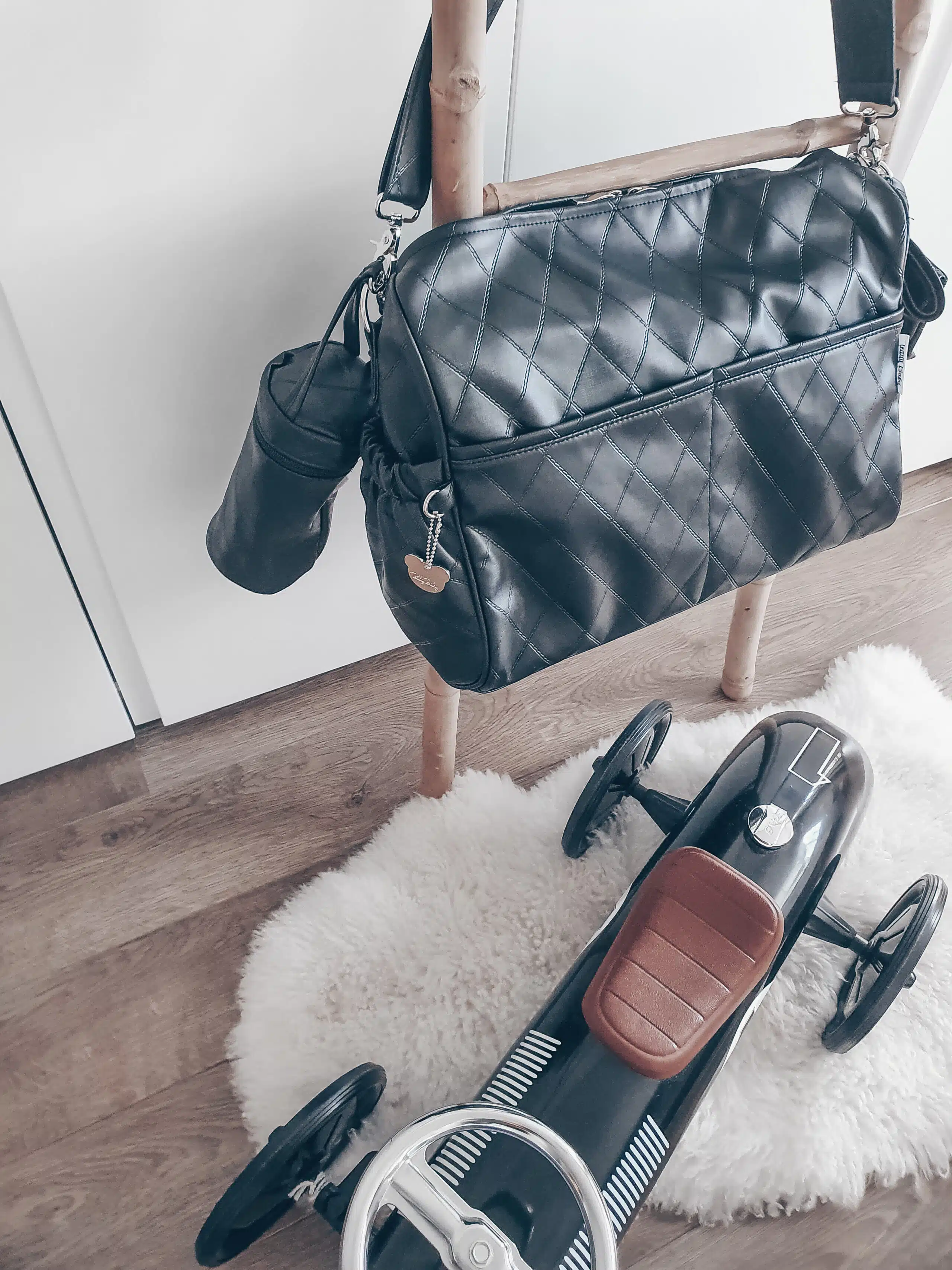 ⁦תיק החתלה - שחור מעוינים⁩ – תמונה ⁦3⁩