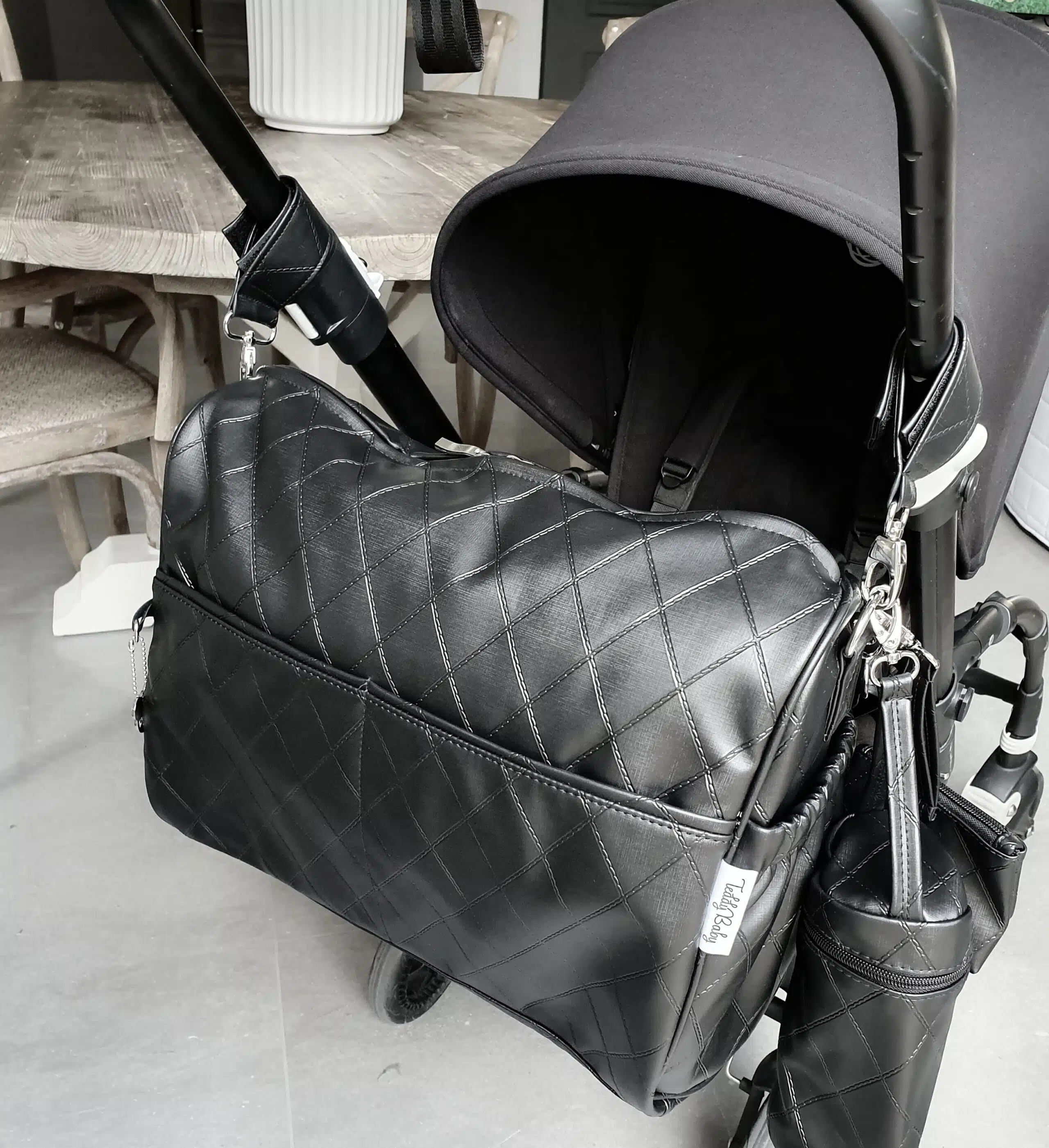 ⁦תיק החתלה - שחור מעוינים⁩ – תמונה ⁦6⁩