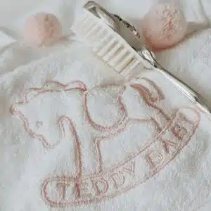 BABY TOWEL POMPOM PINK