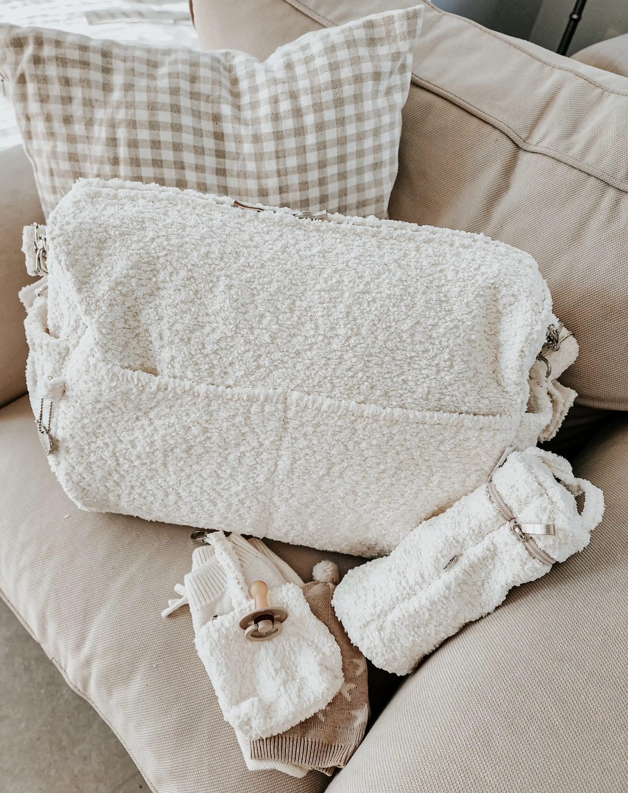 חבילת צמר לבן