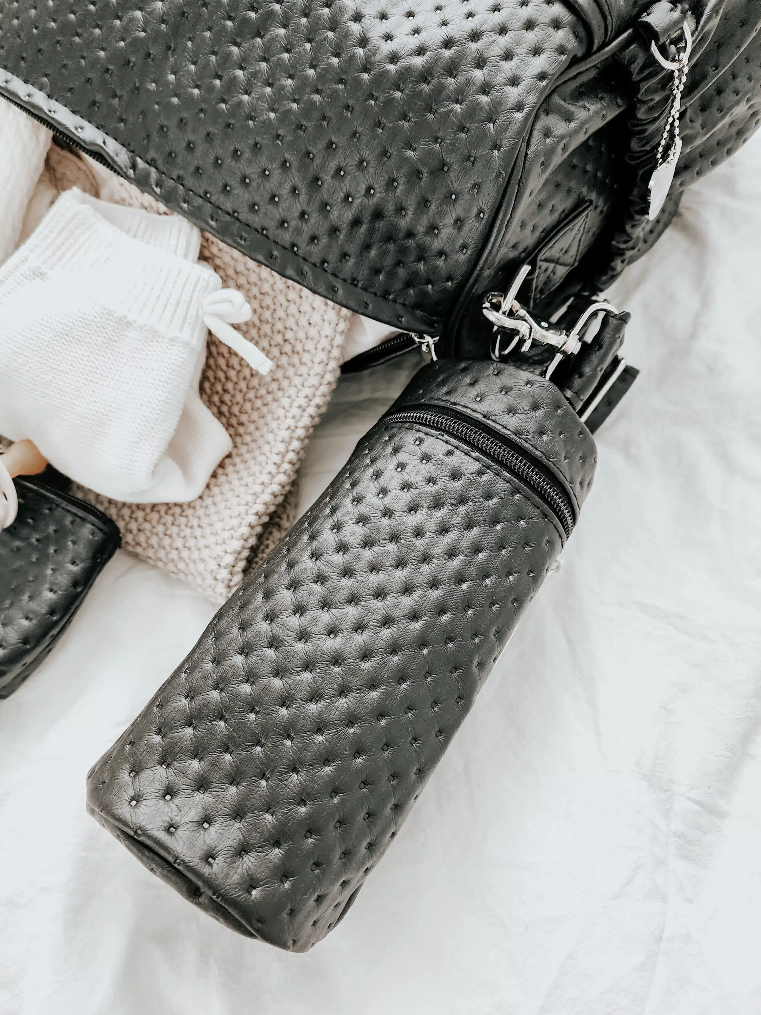 ⁦תיק החתלה - שחור נקודות⁩ – תמונה ⁦4⁩