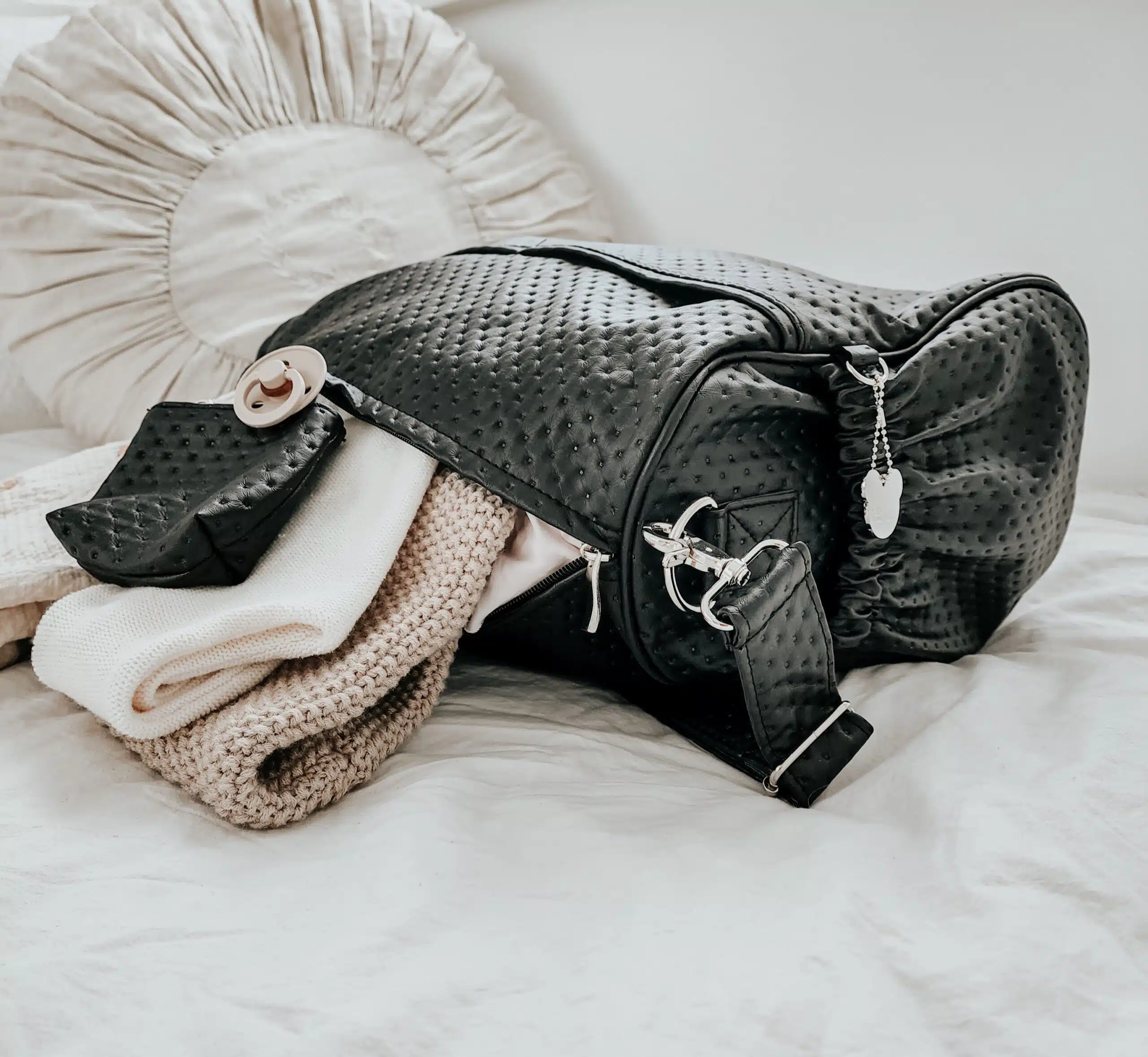 ⁦תיק החתלה - שחור נקודות⁩ – תמונה ⁦7⁩